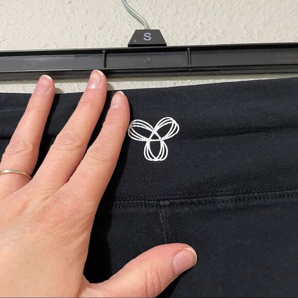 TNA Aritzia Black Ankle Length High Rise Leggings Womens S Yoga Pants Gorpcore - Picture 5 of 5